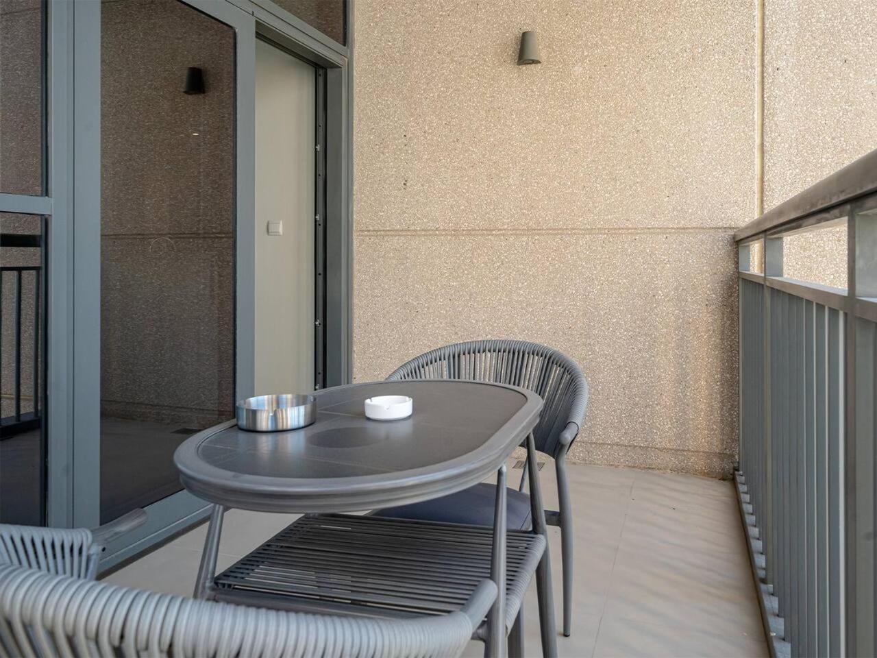 Stylish 2 Bedroom With Stunning Creek And Skyline Views * Dubai