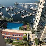 Stylish 2 Bedroom Suite With Stunning Creek And Skyline Views
