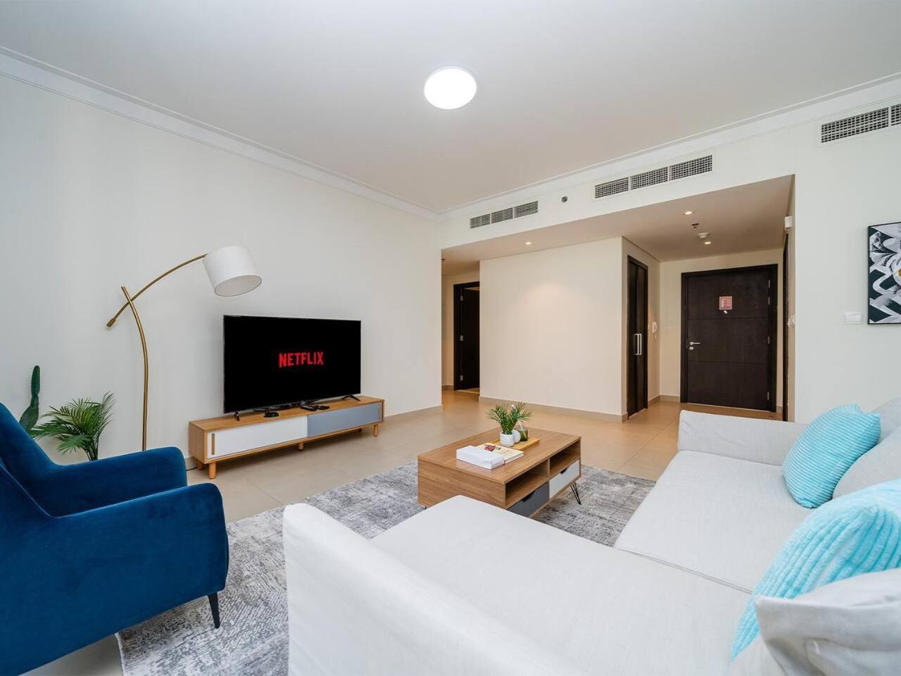 Stylish 2 Bedroom With Stunning Creek And Skyline Views * Dubai