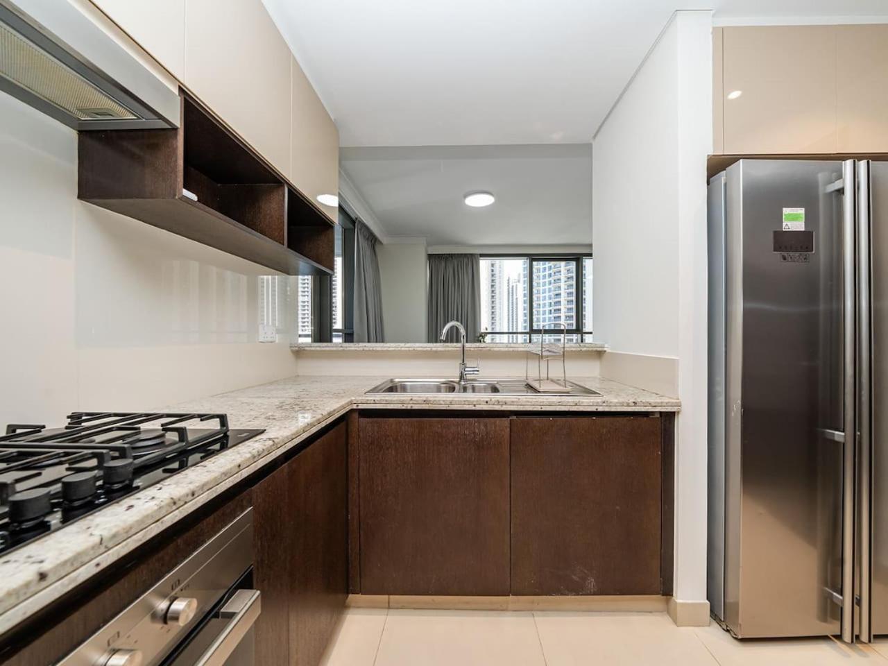 Apartment Stylish 2 Bedroom With Stunning Creek And Skyline Views *