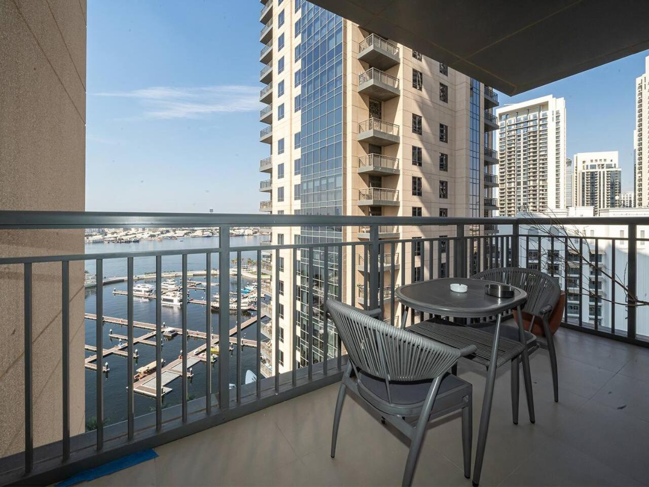 Apartment Stylish 2 Bedroom With Stunning Creek And Skyline Views Dubai